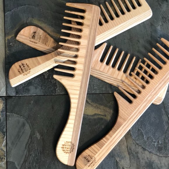 Eco-Friendly Comb Wide Tooth Handle made by TEK - Picture 5 of 10